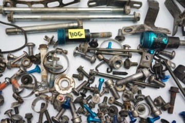 SUZUKI GSX-R 600 750 КОМПЛЕКТ БОЛТОВ K4-K5