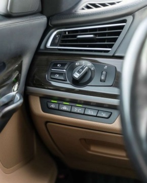 BMW Seria 7 F01 Sedan Facelifting 740d 313KM 2013 BMW Seria 7 BMW Seria 7 740d xDrive 3.0 Diesel 313KM, zdjęcie 9
