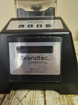 Профессиональный блендер 1,8 л BLENDTEC EZ 600