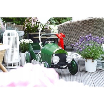 Зеленая машина с педалями (1939 г.)