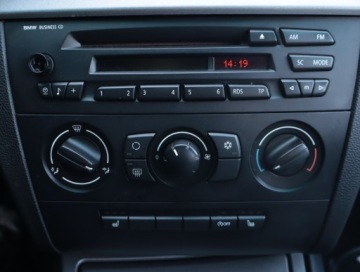 BMW Seria 1 E81/E87 Hatchback 5d E87 1.6 116i 122KM 2007 BMW 1 116i, Klima, Parktronic, zdjęcie 11