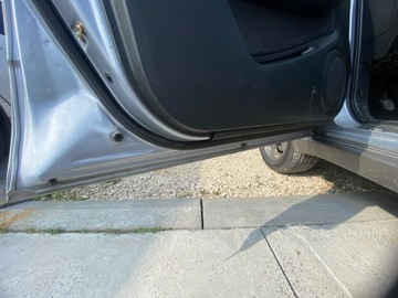 DVEŘE LEVÝ PŘEDNÍ MITSUBISHI OUTLANDER I A31