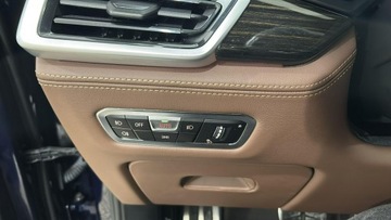 BMW X5 G05 SUV 3.0 30d 286KM 2021 BMW X5 xDrive30d mHEV sport-aut oś skrętna hak, zdjęcie 25