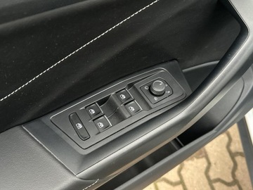 Volkswagen T-Roc I SUV Facelifting 1.5 TSI ACT 150KM 2022 Volkswagen T-Roc 1.5 TSI 150KM R-Line DSG Pakiet B, zdjęcie 29