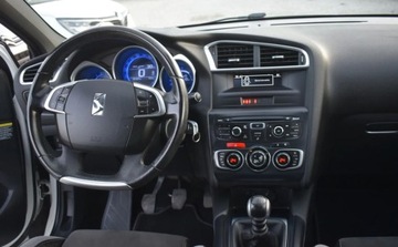 DS 4 I Hatchback Facelifting 2015 1.2 PureTech 131KM 2016 Citroen DS4 Citroen DS4 1.2 Benzyna 130KM, zdjęcie 11