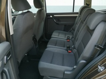 Volkswagen Touran II 1.6 TDI 105KM 2011 Volkswagen Touran 1.6 TDI 105KM Klimatronic, zdjęcie 15