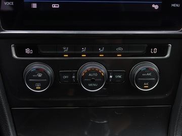 Volkswagen Golf VII Variant Facelifting 1.6 TDI-CR DPF BMT 115KM 2017 VW Golf 1.6 TDI, Navi, Klima, Klimatronic, zdjęcie 15