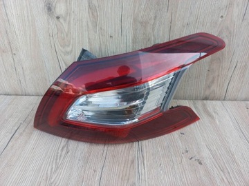 LAMPA TYLNA PRAWA PEUGEOT 308 T9 HB