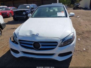 Mercedes Klasa C W205 2015 Mercedes-Benz Klasa C 2015 MERCEDES-BENZ C 300 2.0 Benzyna 241KM, zdjęcie 2
