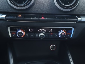 Audi A3 8V Limousine 1.4 TFSI 125KM 2015 Audi A3 1.4 TFSI, Salon Polska, Automat, Xenon, zdjęcie 12