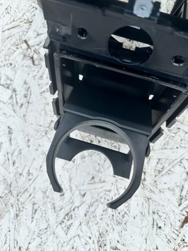 CADDY 2K5 LOKETNÍ OPĚRKA KOŽENÝ KŮŽE DRŽÁK NA HRNEK 1T0864208 1T0857669H