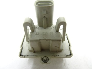 LAMPA OSVĚTLENÍ TABULKY SPZ A2218200856 MERCEDES W204 W212
