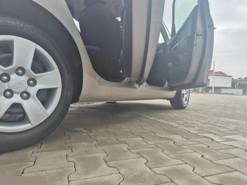 Kia Venga Mikrovan 1.4 DOHC CVVT 90KM 2011 Kia Venga 1.4 CVVT ISG Edition 7 90KM 2011r, zdjęcie 18