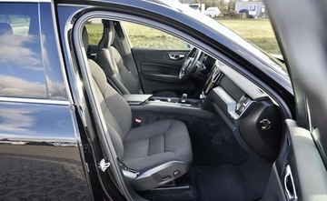 Volvo XC60 II 2021 Volvo XC 60 Volvo XC 60 B4 B Geartronic Momentum Pro 2.0 Benzyna 197KM, zdjęcie 10