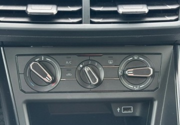 Volkswagen Polo VI Hatchback 5d 1.0 TSI 95KM 2018 Volkswagen Polo salon Polska. Serwis ASO. Czujniki Benzyna 95KM, zdjęcie 10