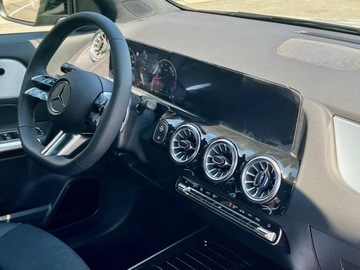 Mercedes GLA II Off-roader Facelifting 2.0 220 190KM 2025 MERCEDES-BENZ GLA 220 4-Matic AMG Line 2.0 (190KM) 2025, zdjęcie 6