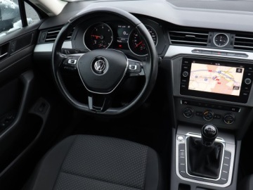 Volkswagen Passat B8 Limousine 2.0 TDI BlueMotion Technology 150KM 2017 VW Passat 2.0 TDI, Salon Polska, Navi, Klima, zdjęcie 6