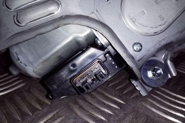 MOTOREK STĚRAČE KRYT TOYOTA AURIS (_E18_) 8513002050 1.4L DIESEL