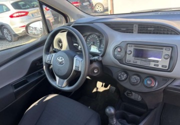 Toyota Yaris III Hatchback 5d Facelifting 1.0 VVT-i 69KM 2017 Toyota Yaris Polski salon Benzyna 69KM, zdjęcie 10