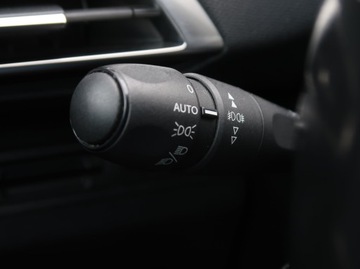 Peugeot 3008 I Crossover Facelifting 1.2 PureTech 130KM 2016 Peugeot 3008 1.2 PureTech, Salon Polska, zdjęcie 20