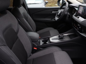 Nissan Qashqai III Crossover Facelifting 1.3 DIG-T MHEV 158KM 2025 Nissan Qashqai 1.3 DIG-T MHEV, 1. Właściciel, zdjęcie 8