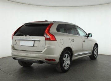 Volvo XC60 I SUV Facelifting 2.0 D4 DRIVE-E 190KM 2016 Volvo XC60 D4, Salon Polska, 187 KM, Automat, zdjęcie 4