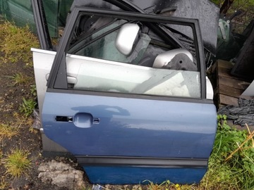 DVEŘE PRAVÝ ZADNÍ PRAVÉ VW PASSAT B4 KOMBI