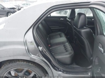 Chrysler 300C II 2021 Chrysler 300s 2021 3.6 Benzyna 300KM, zdjęcie 13