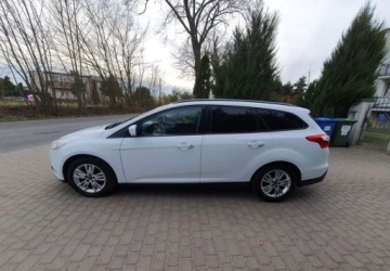 Ford Focus III Kombi 1.6 Duratec 105KM 2011 Ford Focus Ford Focus 1.6 TI-VCT Ambiente 1.6 Benzyna 105KM, zdjęcie 5