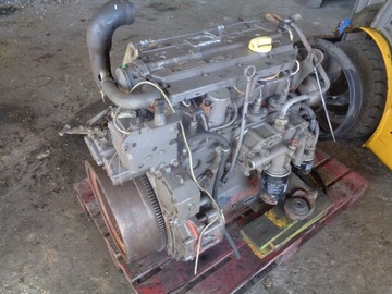 DEUTZ BF4M 1012E 4-цилиндровый дизельный двигатель