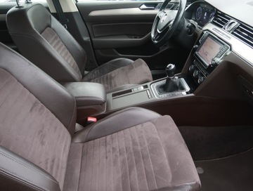 Volkswagen Passat B8 Limousine 1.8 TSI BlueMotion Technology 180KM 2016 VW Passat 1.8 TSI, Salon Polska, 1. Właściciel, zdjęcie 8