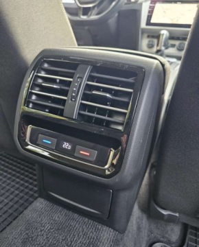 Volkswagen Passat B8 Variant 2.0 TDI BlueMotion SCR 150KM 2017 Volkswagen Passat Variant 2.0 TDI SCR DSG, zdjęcie 28