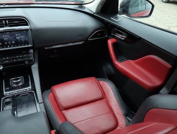 Jaguar F-Pace SUV 2.0 i4D 180KM 2017 Jaguar F-Pace 20d, Salon Polska, 177 KM, 4X4, zdjęcie 7
