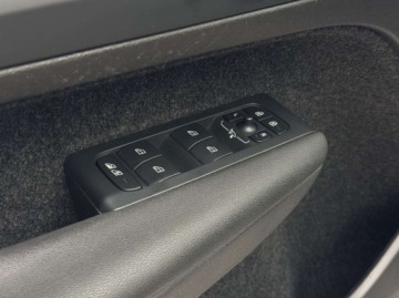 Volvo XC40 Crossover Plug-In Facelifting 1.5 T4 211KM 2022 Volvo XC 40 T4 Recharge Core Kamera cofania Ambiente Blind Spot CarPlay, zdjęcie 19