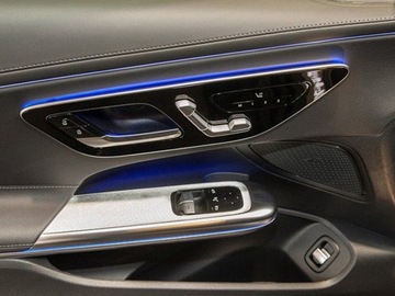 Mercedes CLE Coupe 2.0 300 258KM 2025 MERCEDES-BENZ CLE 300 4-Matic AMG Line 2.0 (258KM) 2025, zdjęcie 9