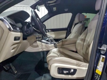 BMW X6 G06 2021 BMW X6 M50i 2021 4.4 Benzyna 523KM, zdjęcie 7