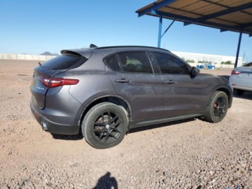 Alfa Romeo Stelvio SUV 2.0 Turbo 280KM 2018 Alfa Romeo Stelvio Ti Sport 2018 2.0l 2.0 Benzyna 280KM, zdjęcie 3