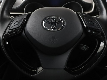 Toyota C-HR I Crossover 1.8 Hybrid 122KM 2018 Toyota C-HR klima auto grzane fotele kamera i, zdjęcie 20