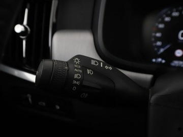 Volvo V90 II Kombi Plug In 2.0 T8 Twin Engine 391KM 2019 Volvo V90 Momentum PHEV T8 AWD automat skóra navi, zdjęcie 32
