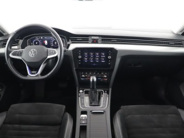 Volkswagen Passat B8 2020 Volkswagen Passat Variant GTE 218 KM Hybryda Plug-, zdjęcie 8