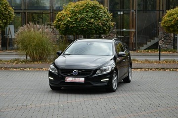 Volvo V60 I Kombi Facelifting 2.0 D2 DRIVE-E 120KM 2015 Volvo V60 2.0d 120KM Manual 2015r. LED NAVi TEMPOM, zdjęcie 1