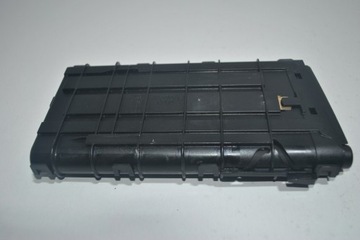 КРЕПЛЕНИЕ КРЫШКИ ПОДСТАКАННИКА SAAB 9-3