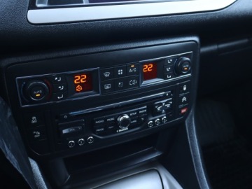 Citroen C5 III Sedan 1.6 HDi FAP 115KM 2014 Citroen C5 1.6 HDi, Navi, Klima, Klimatronic, zdjęcie 16