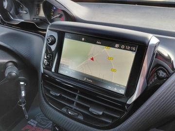 Peugeot 2008 I SUV Facelifting 1.2 PureTech 110KM 2017 Peugeot 2008 Automat Navi Klimatronik PDC Alu 1.2 Benzyna 110KM, zdjęcie 13