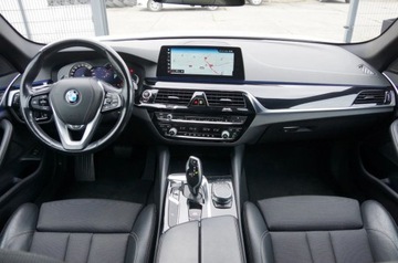 BMW Seria 5 G30-G31 Touring 520d 190KM 2018 BMW Seria 5 2.0 Diesel 190 KM, 4x4, Navi, Kamera, Polskora, LED, GWARANCJA, zdjęcie 10