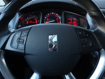 DS 5 Hatchback Facelifting 2015 2.0 BlueHDi 181KM 2016 DS 5 2.0 BlueHDI, Salon Polska, Serwis ASO, zdjęcie 17