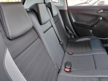 Peugeot 2008 I SUV Facelifting 1.2 PureTech 110KM 2019 Peugeot 2008 Automat Klimatronik Komputer Tempomat 1.2 Benzyna 110KM, zdjęcie 16