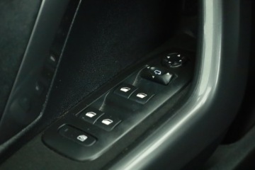 Peugeot 2008 I SUV Facelifting 1.2 PureTech 110KM 2017 Peugeot 2008 1.2 PureTech, Salon Polska, zdjęcie 12