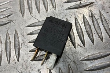 RELÉ VW TOURAN (1T3) 8Z0951253 2.0L DIESEL 103KW 2006