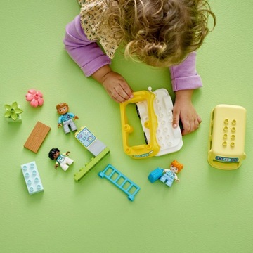 LEGO DUPLO Поездка на автобусе (10988) Подарок